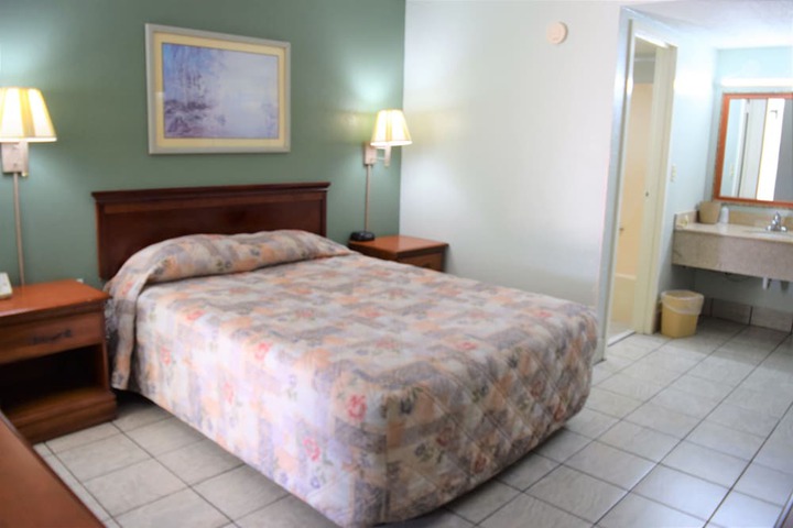 Room 18 of 29
