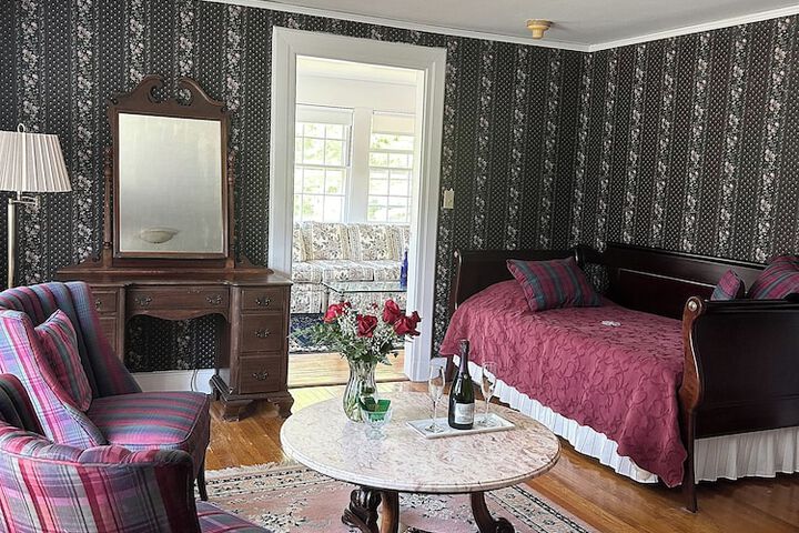 Room 110 of 142