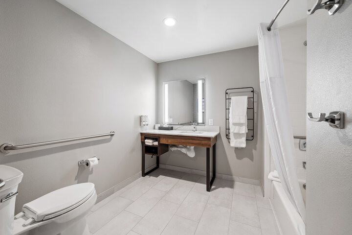 La Quinta Inn & Suites by Wyndham La Habra