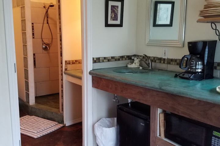 Aloha Crater Lodge