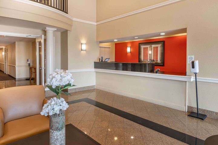 Hotel Interior 11 of 28