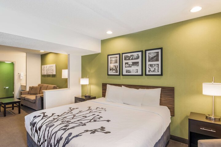 Room 18 of 44