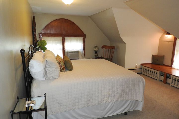 Champaign Garden Inn