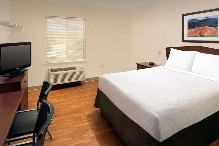 Room 28 of 32