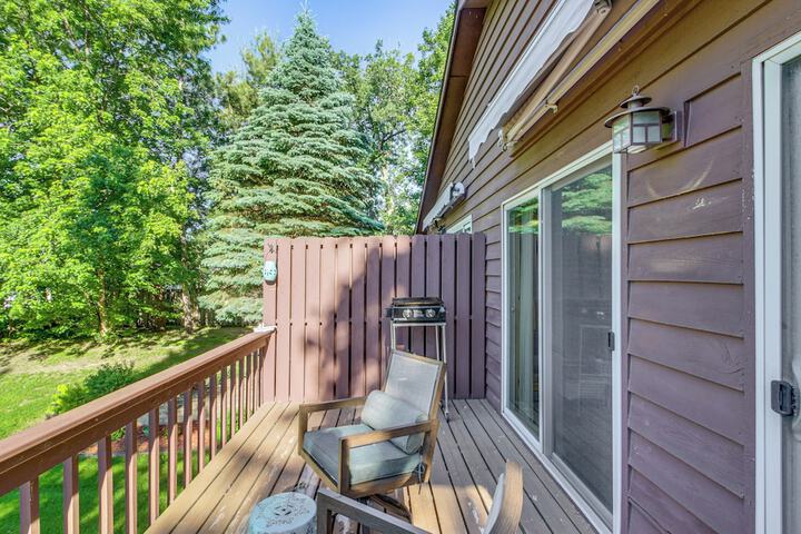 Beach & Lake Access: Brainerd Townhome