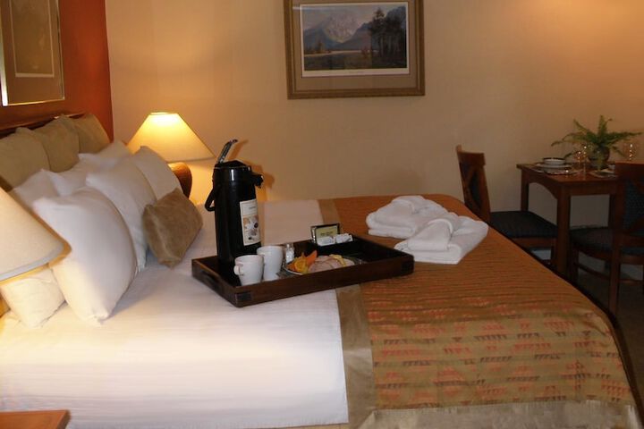 Room 6 of 37