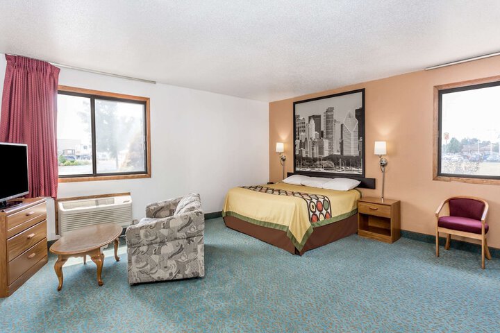 Room 4 of 13