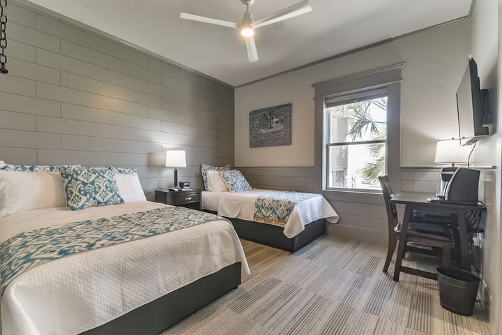 Harborwalk Lodge