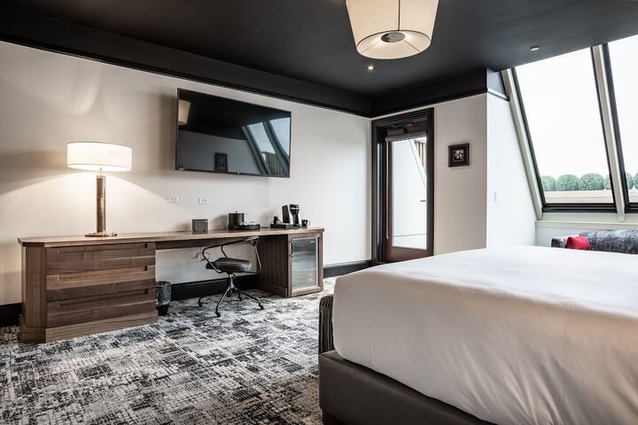 Room 27 of 67