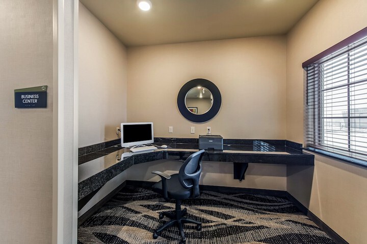 Business Center 50 of 50