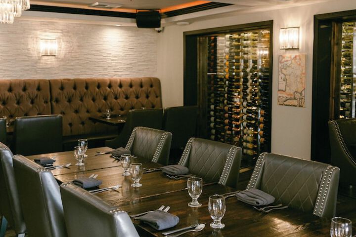 Dining 82 of 146
