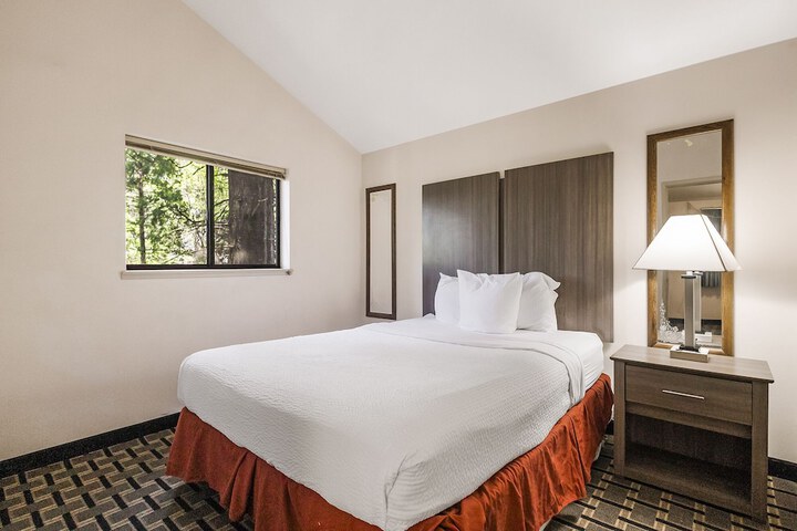 Room 32 of 50