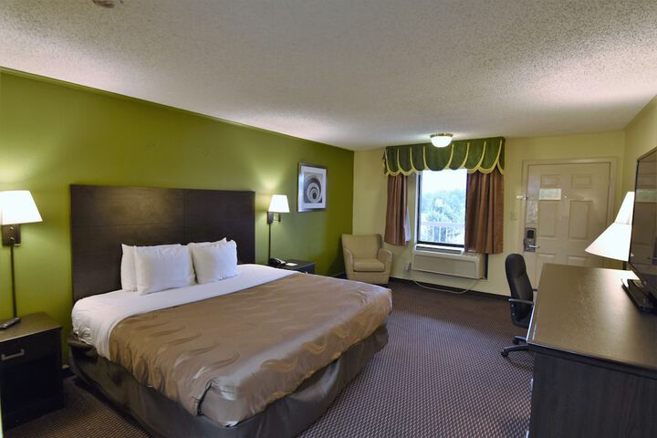 Room 15 of 28