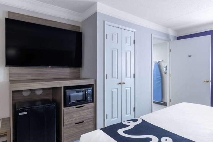 Room 18 of 47