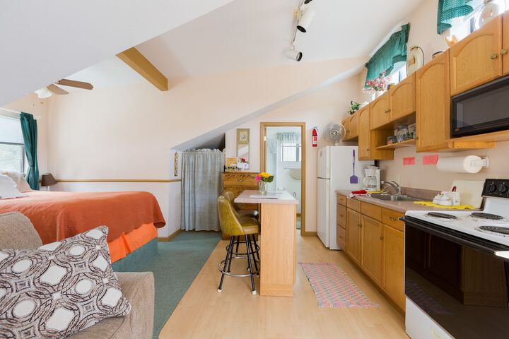 Room 15 of 36