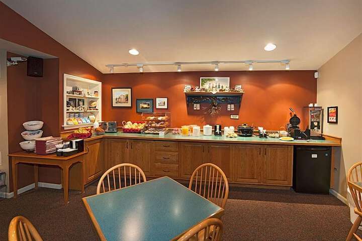 Breakfast/Coffee Service 17 of 34