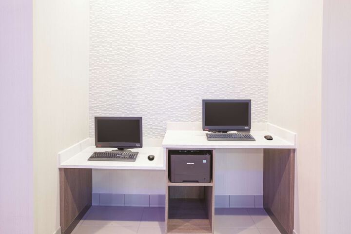 Business Center 32 of 32