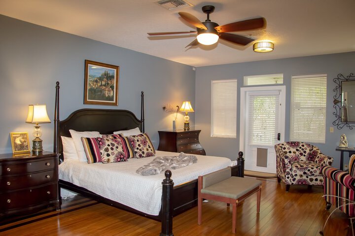 Oakland Manor House