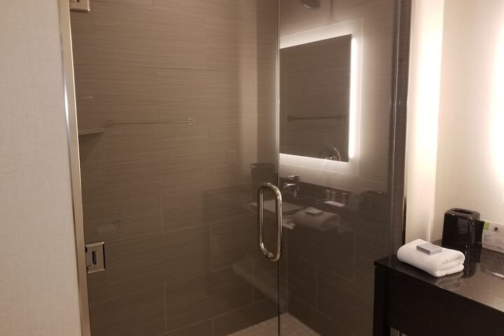 Room 15 of 28