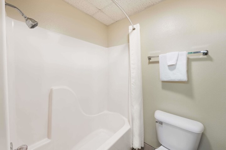 Room 7 of 15