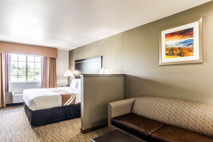 Room 10 of 29