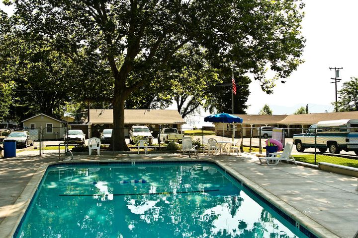 Pool 16 of 75