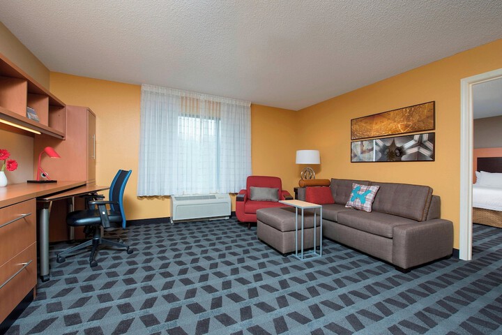 Room 8 of 19