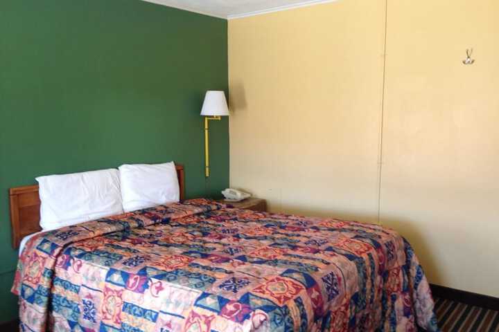 Room 18 of 33