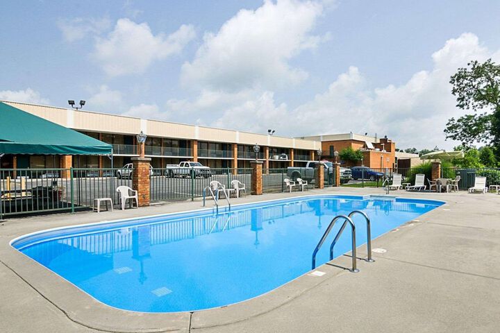 Pool 6 of 24