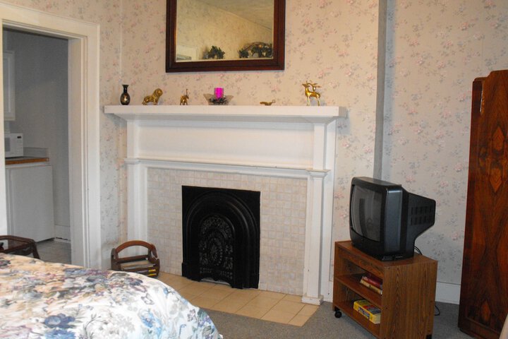 Room 18 of 36