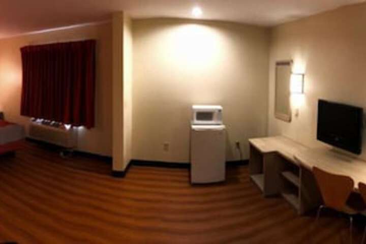 Room 35 of 38