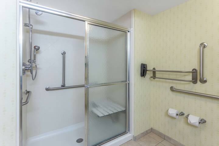 Room 10 of 22