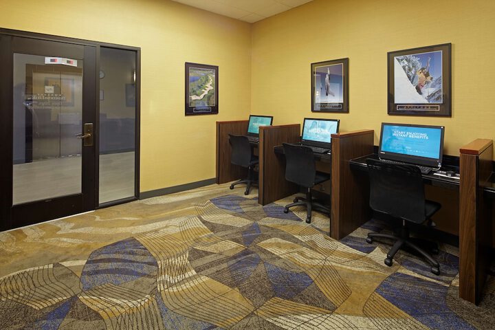 Business Center 40 of 40