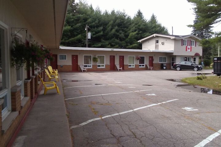 Hotel 2 of 32