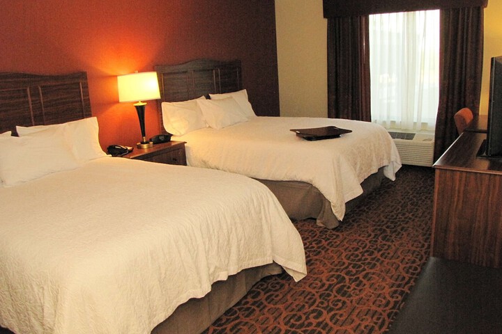 Hampton Inn & Suites Jamestown ND