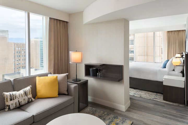 Delta Hotels by Marriott Vancouver Downtown Suites - Downtown Vancouver