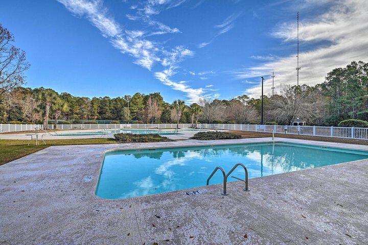 Pawleys Island Vacation Rental on Golf Course!