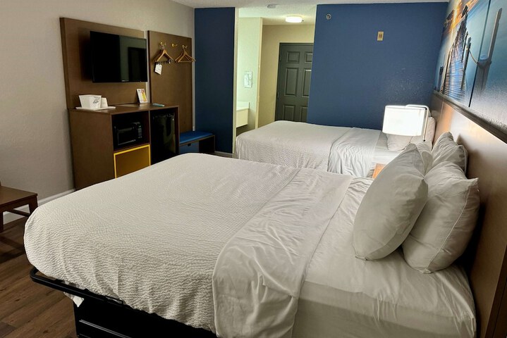 Room 15 of 24