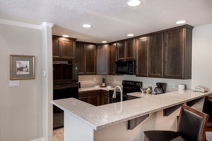 Family Getaway skiing Ice Castles & Golf Course 2204 2 Bedroom Apts by RedAwning
