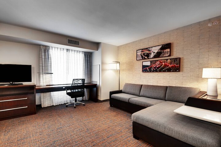 Room 17 of 39