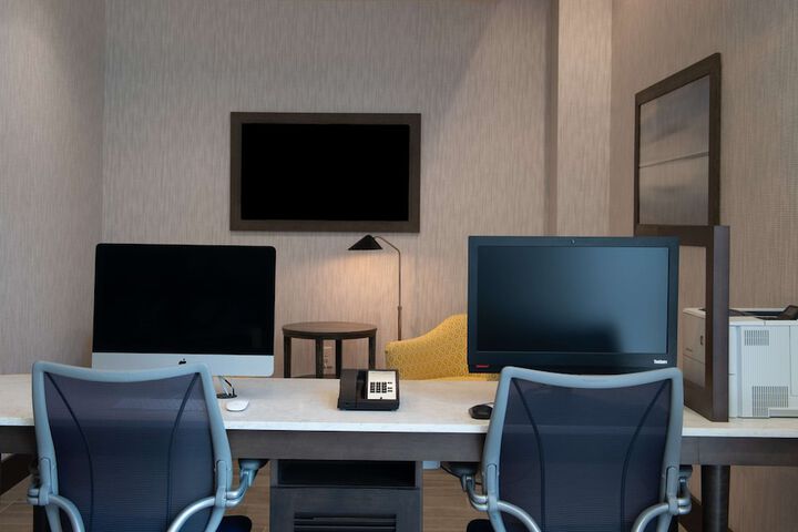 Business Center 49 of 52