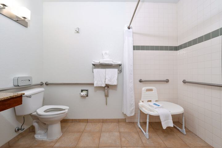 Room 25 of 44
