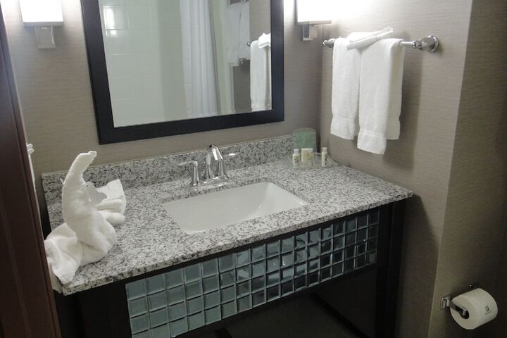 Room 17 of 38