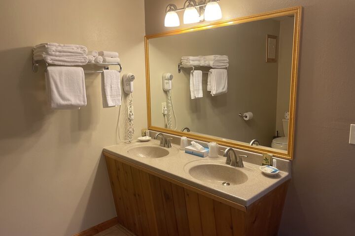 Room 34 of 66