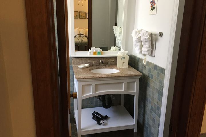 Room 143 of 162