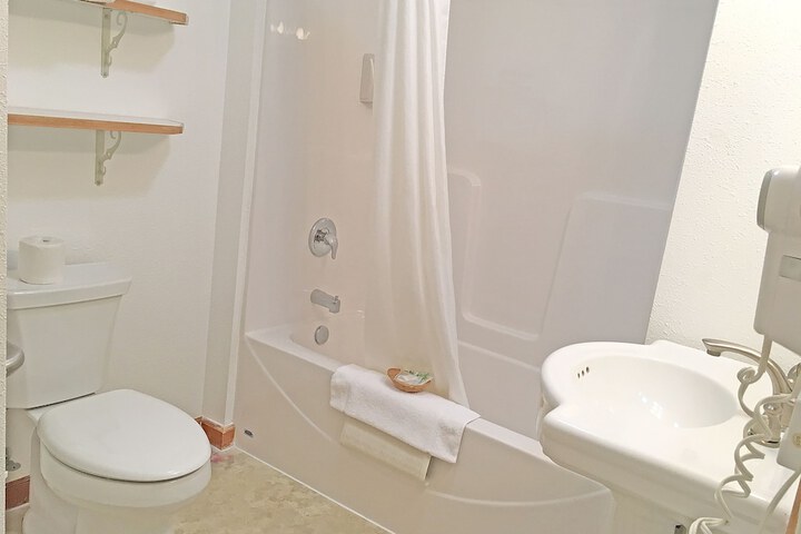 Room 157 of 183