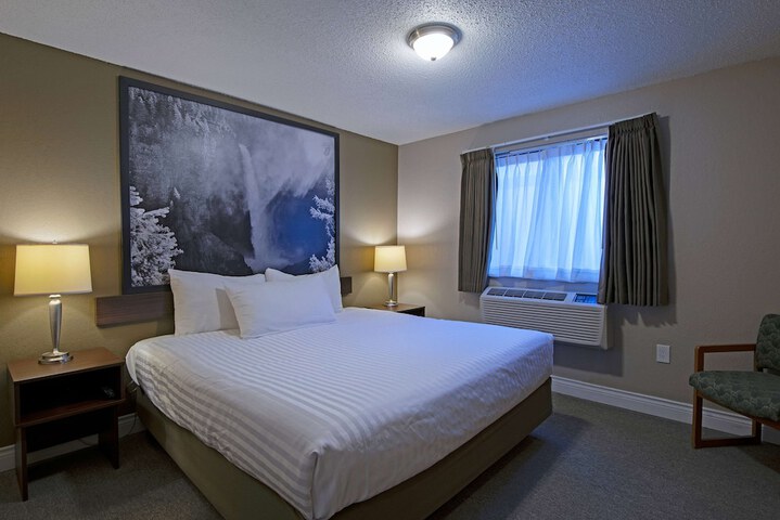 Room 50 of 68