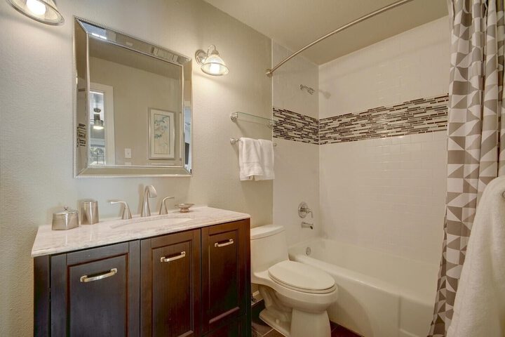 Room 10 of 25