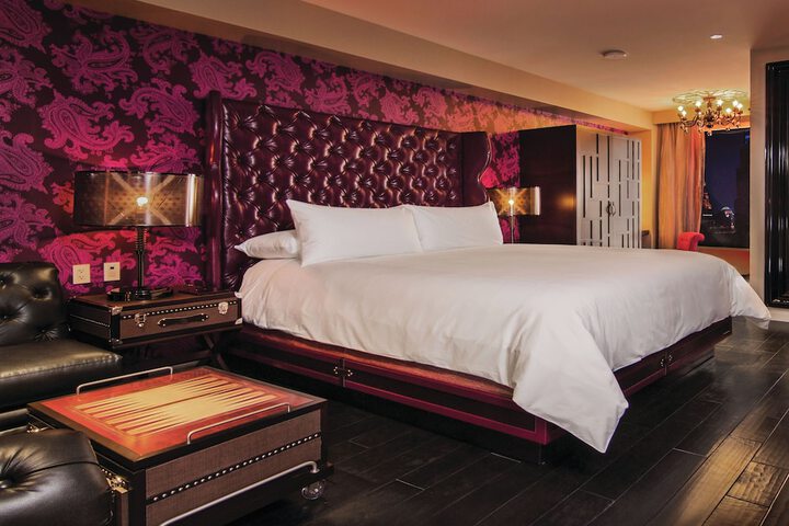 Room 27 of 52
