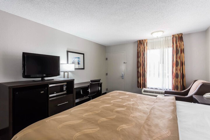 Room 18 of 29